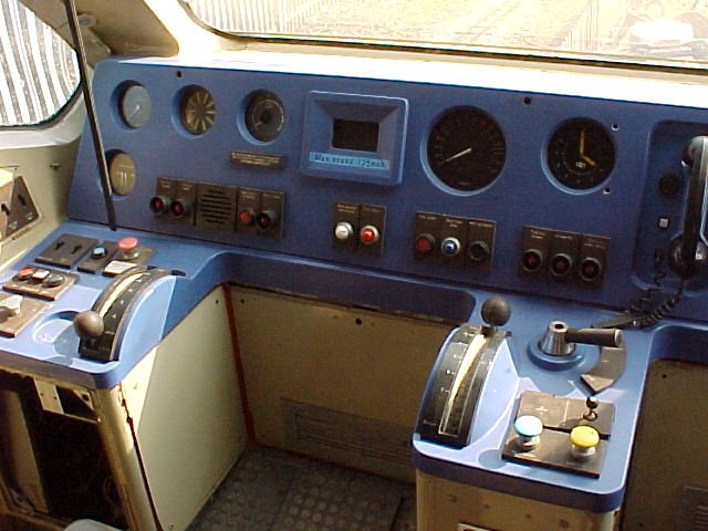 apt100b.jpg (68317 bytes)