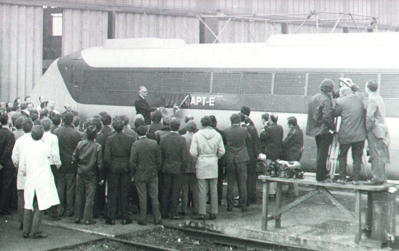 apt127b.jpg (102399 bytes)