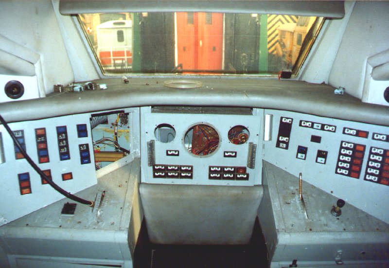 apt19b.jpg (93011 bytes)