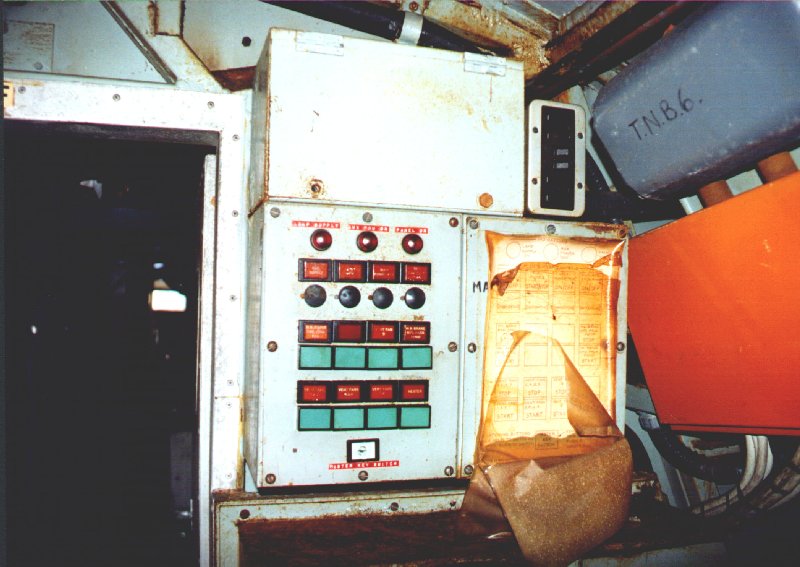 apt62b.jpg (85180 bytes)