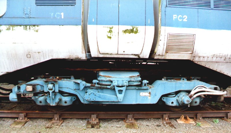 apt83b.jpg (84054 bytes)