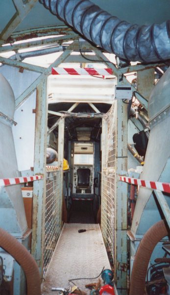 APT5.jpg (48217 bytes)