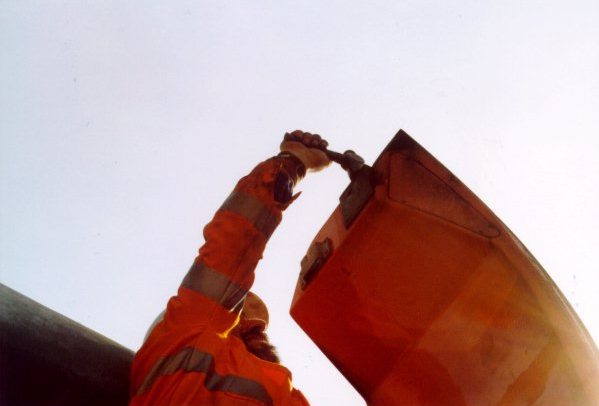 apt13.jpg (22421 bytes)